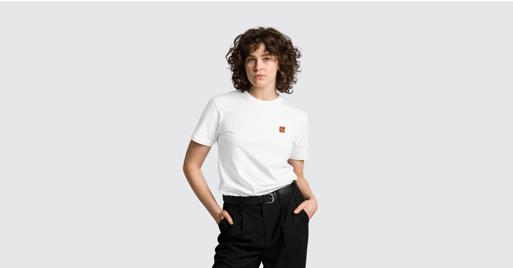 Model wearing SM Sig. T-shirt